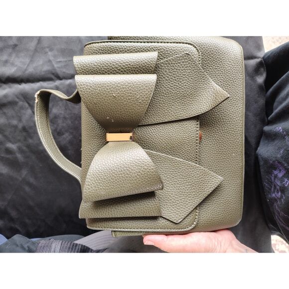 Crossi Handbag - Picture 1 of 3